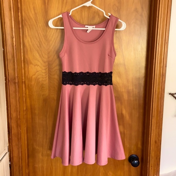 Pink Flowy Dress w/ Black Lace — Wild Daisy, S - Picture 3 of 7